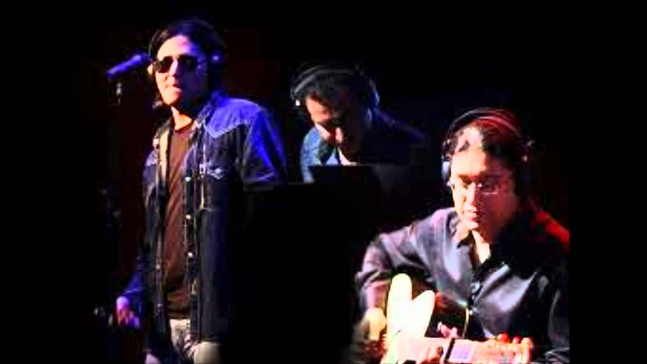 Beqarar Lyrics  | Gardish | Karavan (Band) | Karavan (Band)