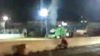 preview picture of video 'jd tractor pull'