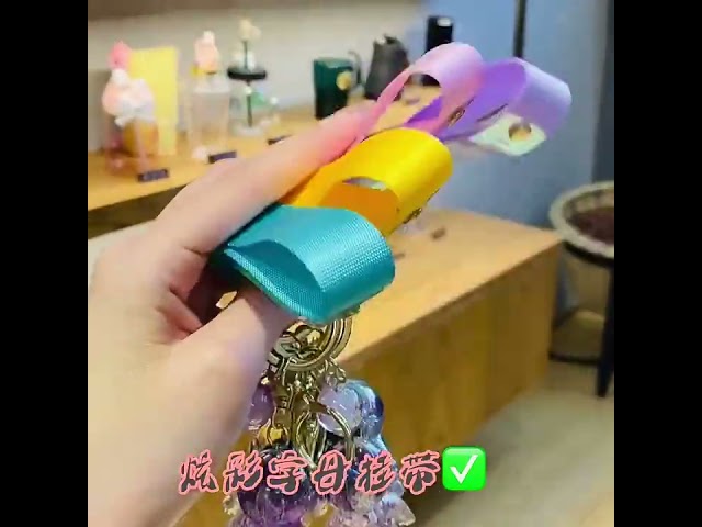 Vídeo relacionado con Floatdream 2 Piezas Llavero de Astronauta Encanto, Colgante Astronauta, Llaveros para Parejas de Metal, Se Utiliza Como Dije de Bolso, Colgante de Decoración