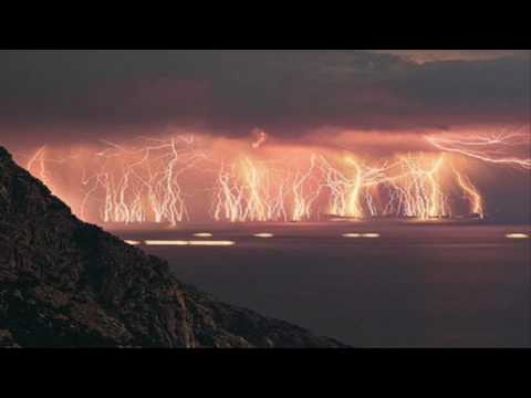 10 Awesome And Fearsome Photographs Of Lightning - Top10List