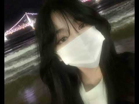 “oh,she’s the prettiest girl in our class”