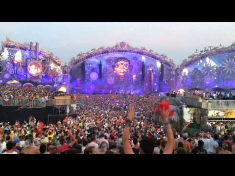 TOMORROWLAND 2014 / MARTIN SOLVEIG Live (Benny Benassi - Satisfaction)