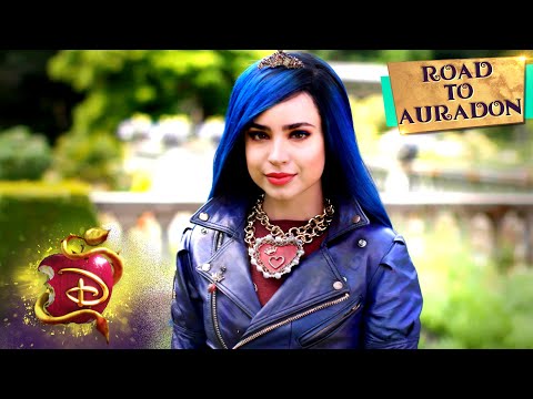 Wardrobe 👗| Road to Auradon | Descendants 3