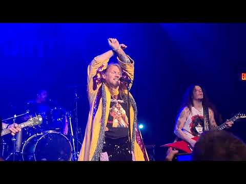 Kuarantine - Let's Put The X In Sex