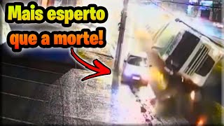 Truck driver lost control and rolled over on top of the Corsinha!