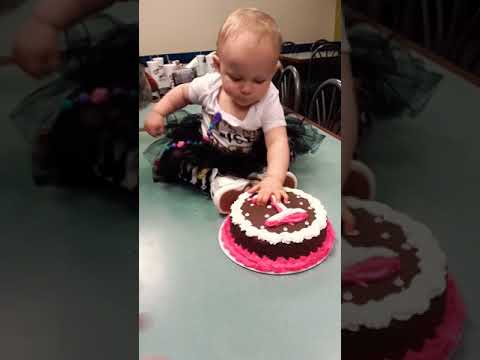 Lilith's 1st Birthday - SMASH CAKE!