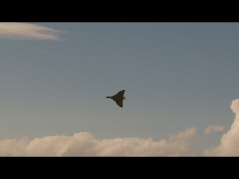 Prestatyn 29.8.2015 - XH558 Avro Vulcan Bomber - Rhyl Airshow 2015 - last flight