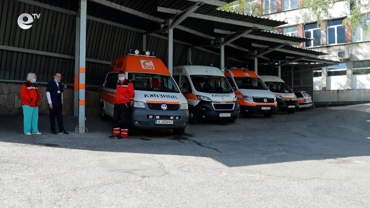 Спешни медици изродиха бебе в линейка на път за болницата