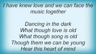 Barry Manilow - Dancing In The Dark Lyrics_1