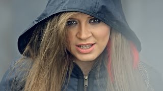 Videoklip Dominika Mirgová - Tu sme boli s textom piesne