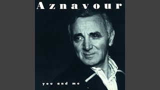 Kadr z teledysku Chanson Souvenir tekst piosenki Charles Aznavour