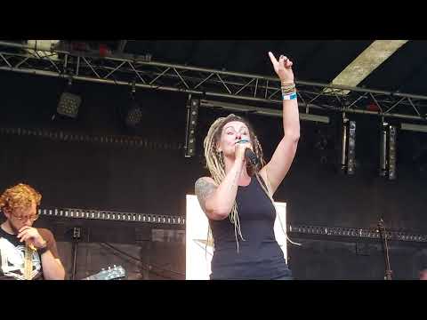 Wieke Rocks, Whole Lotta Love en Roadhouse Blues