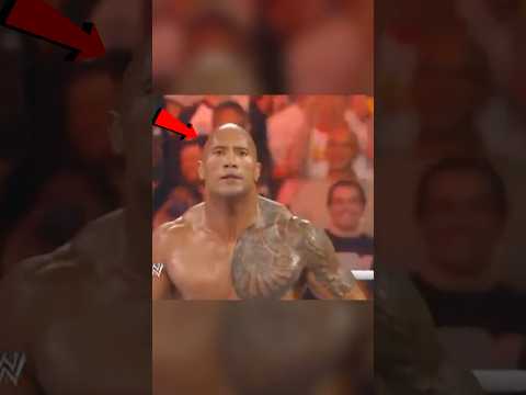 رباط جون سينا فضحه قدام الجمهور! 😳😂