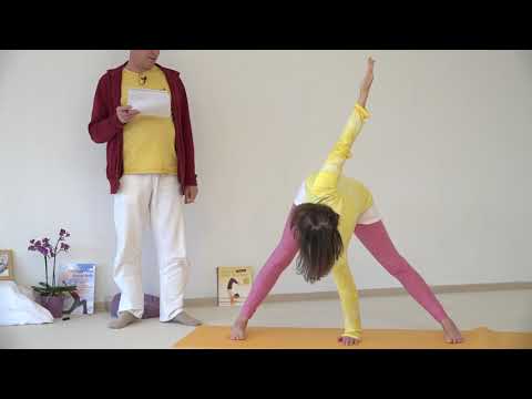 Parivritta Ardha Prasarita Padottanasana - Asana Lexikon 987