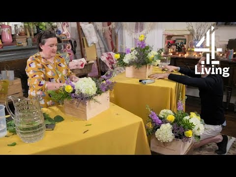 Susan Calman & Mark Dolan Go Head to Head in Flower Arrangement | Kirstie's Celebrity Craft Masters