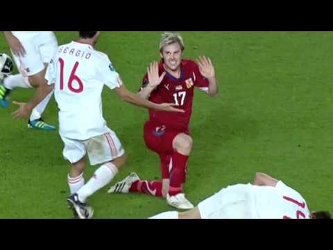 Czech Republic - Spain (0-2) All Goals & Full Match Highlights (07.10.2011) [HD]