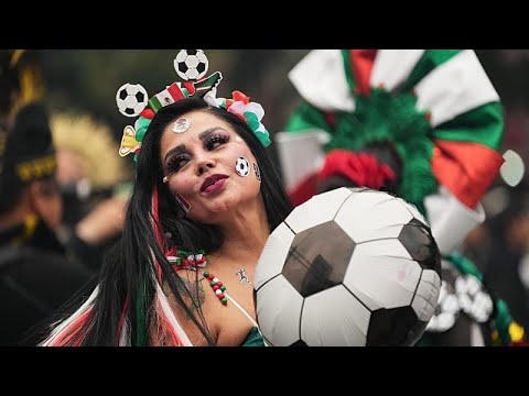 Video Thumbnail: Thousands join record-breaking human wave attempt in Mexico City ahead of World Cup