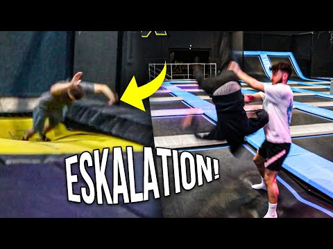 ALLES GEHT SCHIEF IN DER TRAMPOLINHALLE
