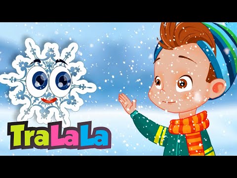 E iarnă și ninge superb ❄️Cântece de iarnă pentru copii de la TraLaLa