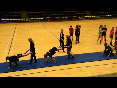 Kursusvideo, Måttetræning med Gitte Jacobsen og Ikast FS U14-piger