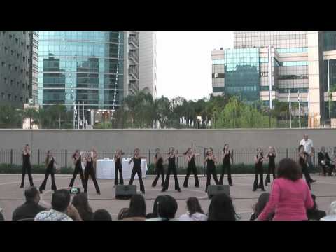 להקת "הקול במחול" הדר המושבות פתח תקווה - עניין של זמן