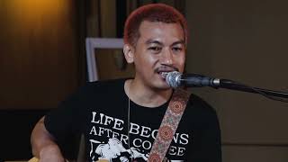 Download lagu oh YA bang IWAN fals feat LEGEND  NASIB mp3