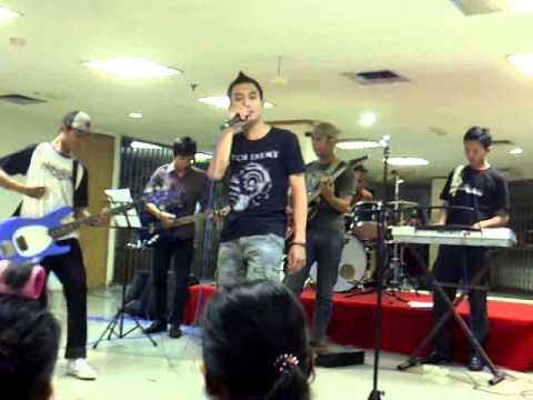 Sabcer Matahari Singosaren - Live Band Ardi (Biarlah)