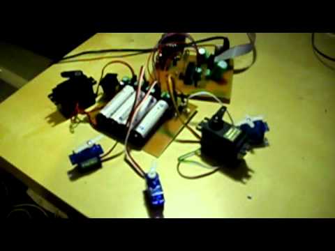 Sterownik serwomechnizmów i silnika DC.