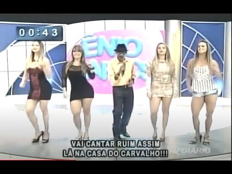 Ênio Carlos 15 07 12 Mari de vestidinho preto dançando com assistentes