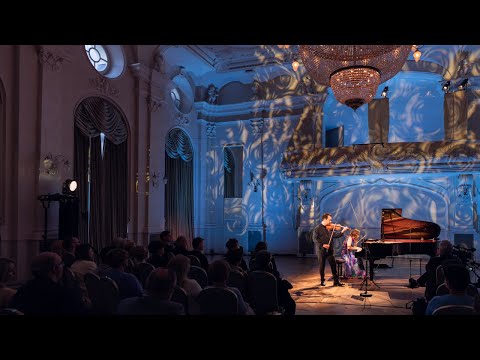 Janusz Wawrowski & Aleksandra Świgut: Béla Bartók - Romanian Folk Dances