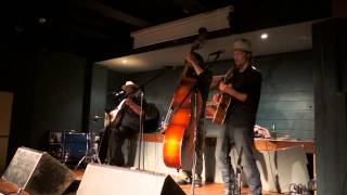 The Howlin' Brothers - 'Pour It Down' (Glasgow, 2014)