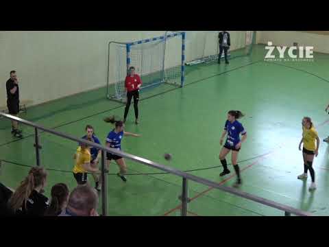1/16 Mistrzostw Polski  w piłce ręcznej dziewcząt - fragmenty  meczu Marcovia Marki - SPR Gdynia