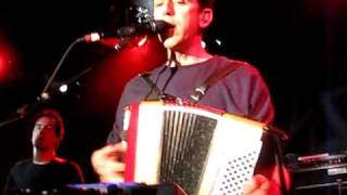 They Might Be Giants - She's An Angel (2009-03-28 - (le) poisson rouge - New York, NY)