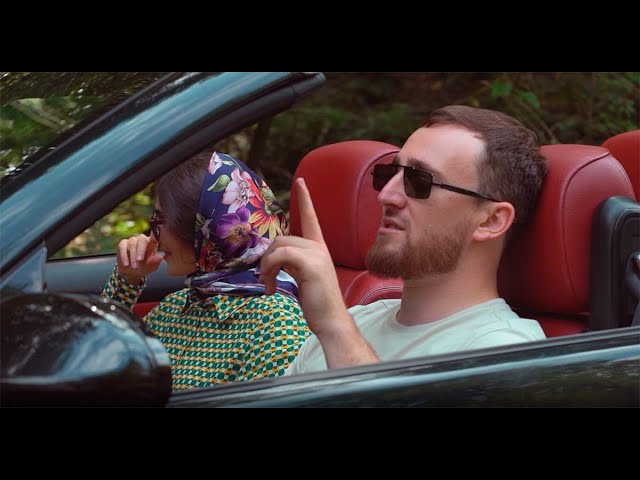 Iblis bilan jinsiy aloqa porno tomosha qiling Ajoyib figurali shahvoniy rus ayol onlayn sikishadi.