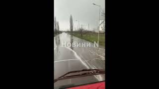 Обстріл терміналу в порту Південний: дорогами течуть річки олії (відео)