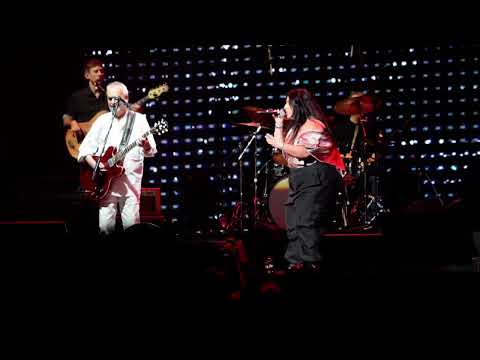 Luz Gaggi fue invitada en el show de David Lebon en el Movistar Arena