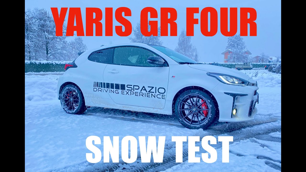 Toyota GR Yaris im Schnee