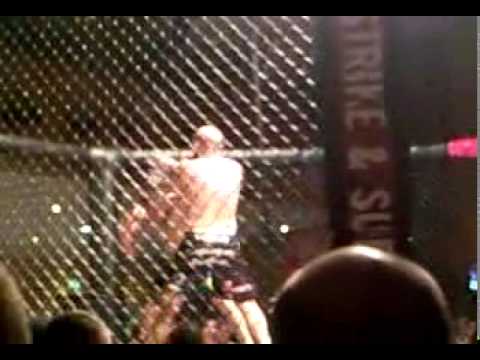 DEAN BRALEY VS NASES GONGANAGA round 2