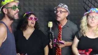 קליפ במתנה: הפתעה ליום הולדת של אמא מכל המשפחה