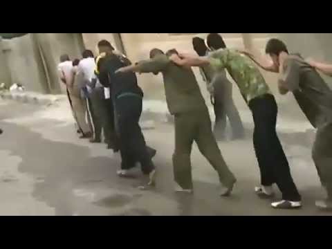 أسر عناصر للنظام بعد السيطرة على مخفر المخيم في درعا