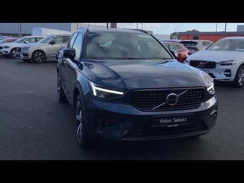 Volvo XC40 B3 163bhp MHEV Plus Dark - Denim Blue - Image 2