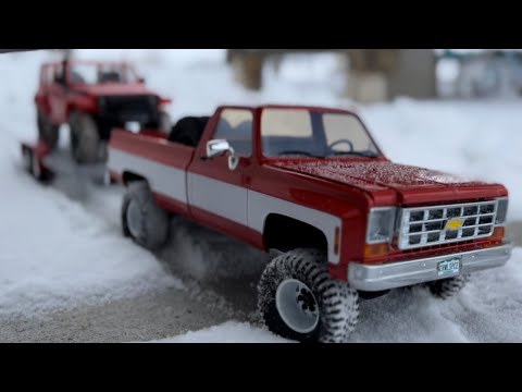 Fms 1/18 Chevrolet k10 4x4 towing Firehorse in the snow below zero @fmsmodelRC #Tow
