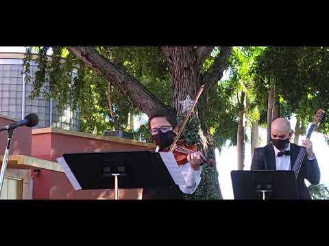 Santa Claus is Coming to Town. Diego Varela and part of the Florida Chamber Orquestra.