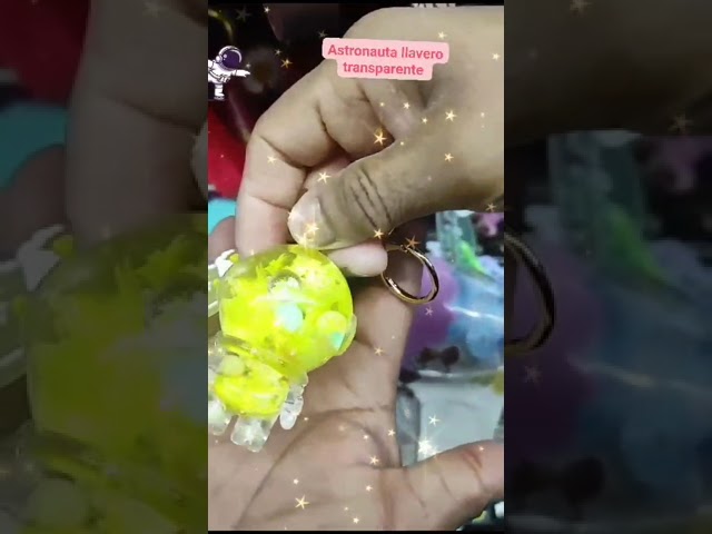 Vídeo relacionado con JZK 30 x Niños llaveros temática astronauta Recuerdos accesorios fiesta temática espacial, juego llaveros cohete alienígena OVNI, regalos fiesta cumpleaños para niños niñas regalos agradecimiento
