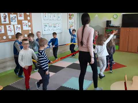 Hej hopsa-sa! - zabawa muzyczno- ruchowa z gumą sensoryczną