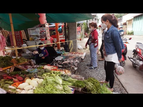 Morning Street Food At Phsa Kramuon - Walking Around Kramuon Market @ Russey Keo