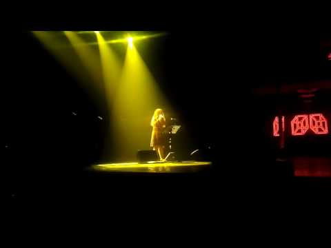 Joana Teixeira - Interpreta "Um contra o outro" dos Deolinda