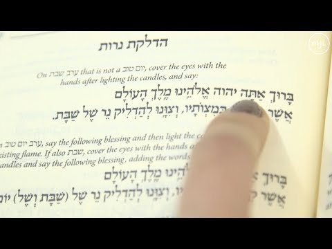 Shabbat Candles Blessing: How to Say This Jewish Prayer