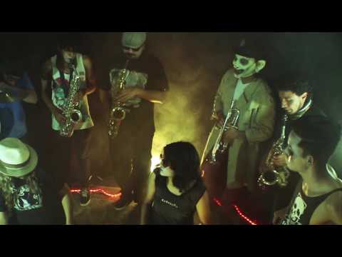 0070 CABINA DEL TERROR - PUEBLO URBANO