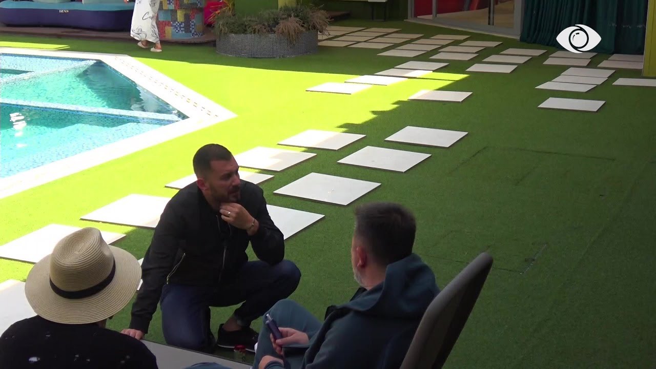 “Ti ke bërë lojën tipike të...”/ Juli diskuton me Romeon: Do të bësh si emocional